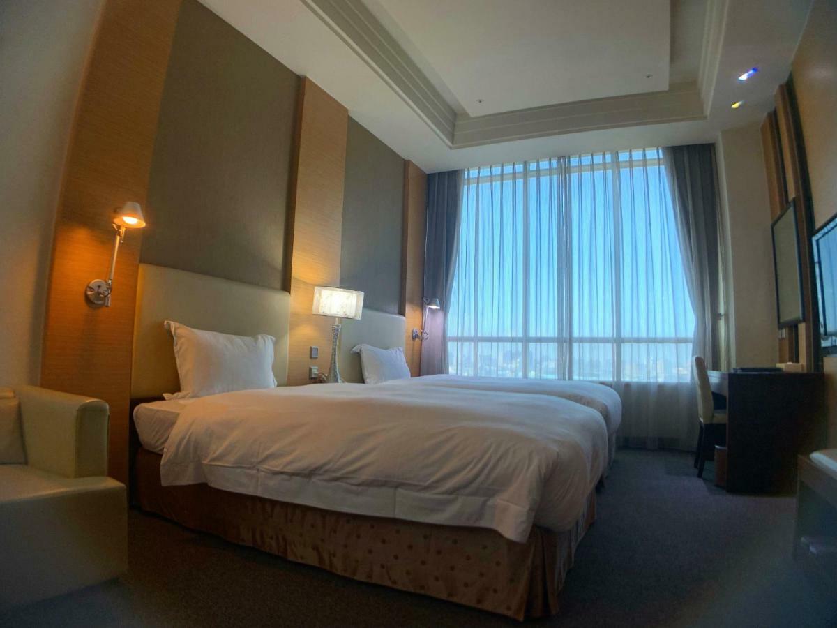 Ever Delightful Business Hotel Chiayi Eksteriør billede