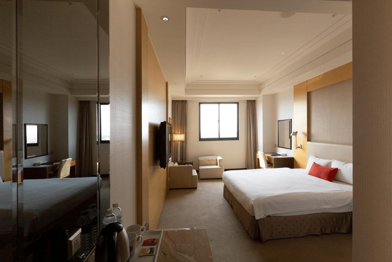 Ever Delightful Business Hotel Chiayi Eksteriør billede