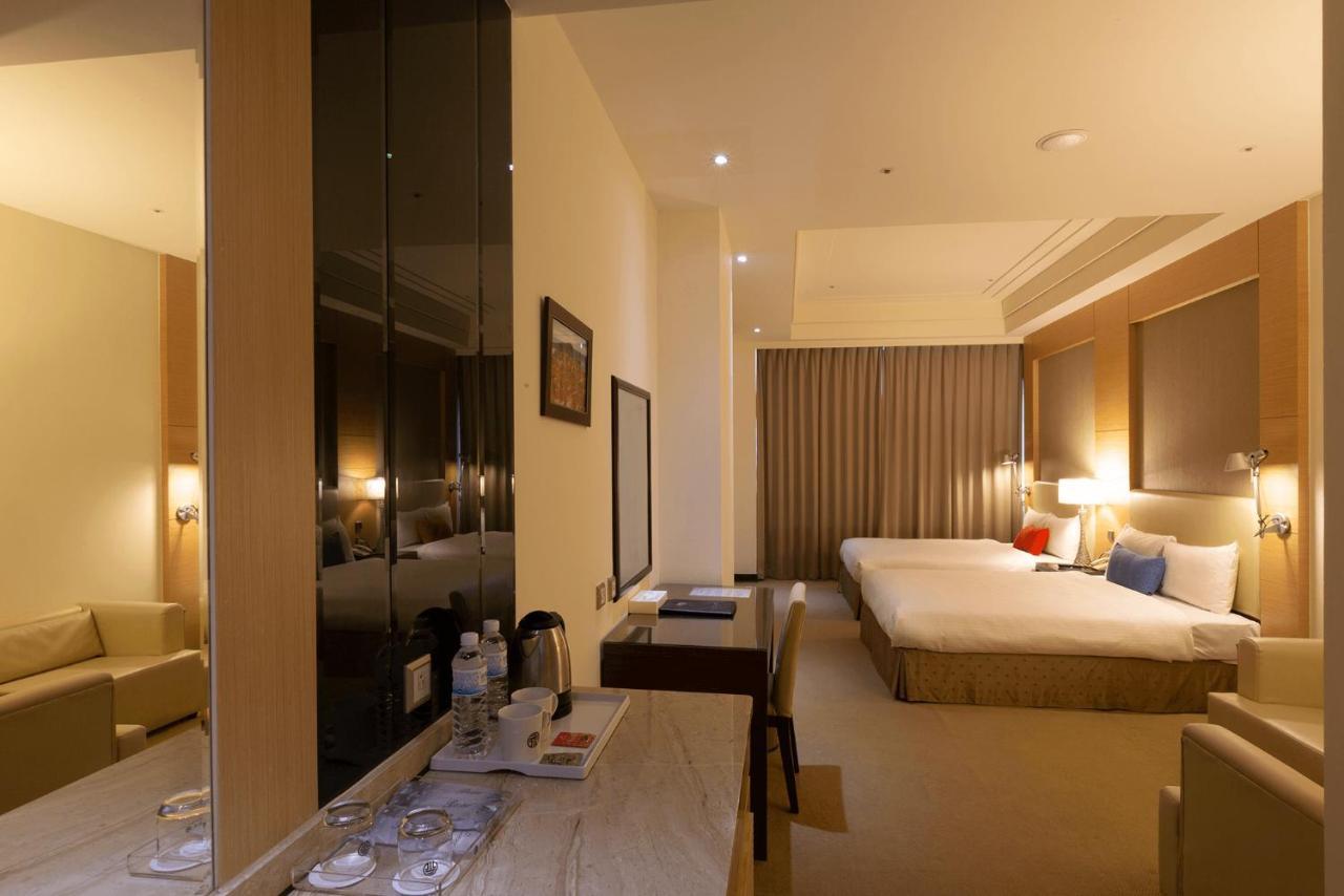 Ever Delightful Business Hotel Chiayi Eksteriør billede